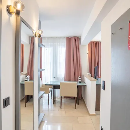 Aparthotel Near Koenigsallee & Hbf 3*